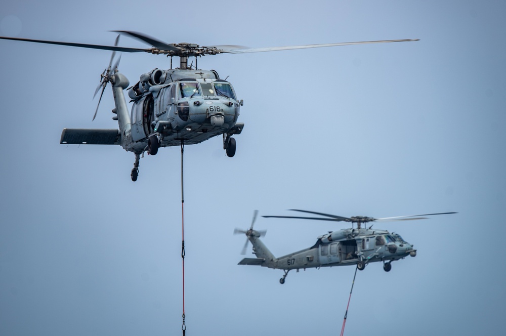 USS Ronald Reagan (CVN 76) Vertical Replenishment