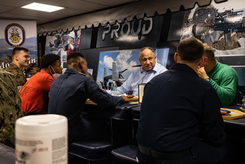 SECNAV conducts first fleet visit during LSE 21