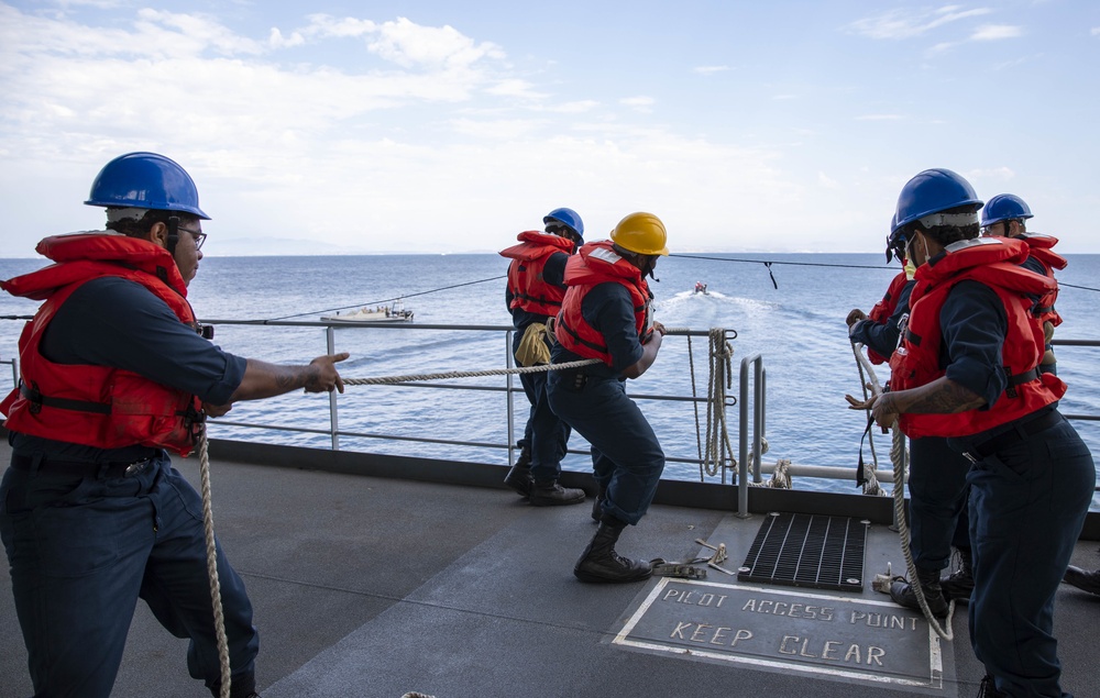 USS Miguel Keith (ESB 5) deck department Sailors line handling