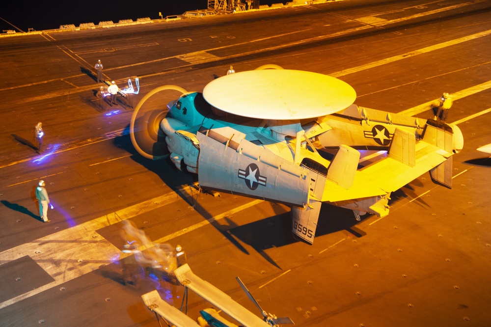 USS Carl Vinson (CVN 70) Conducts Night Time Flight Operations