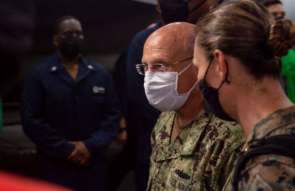 CNO Visits USS Carl Vinson (CVN 70)