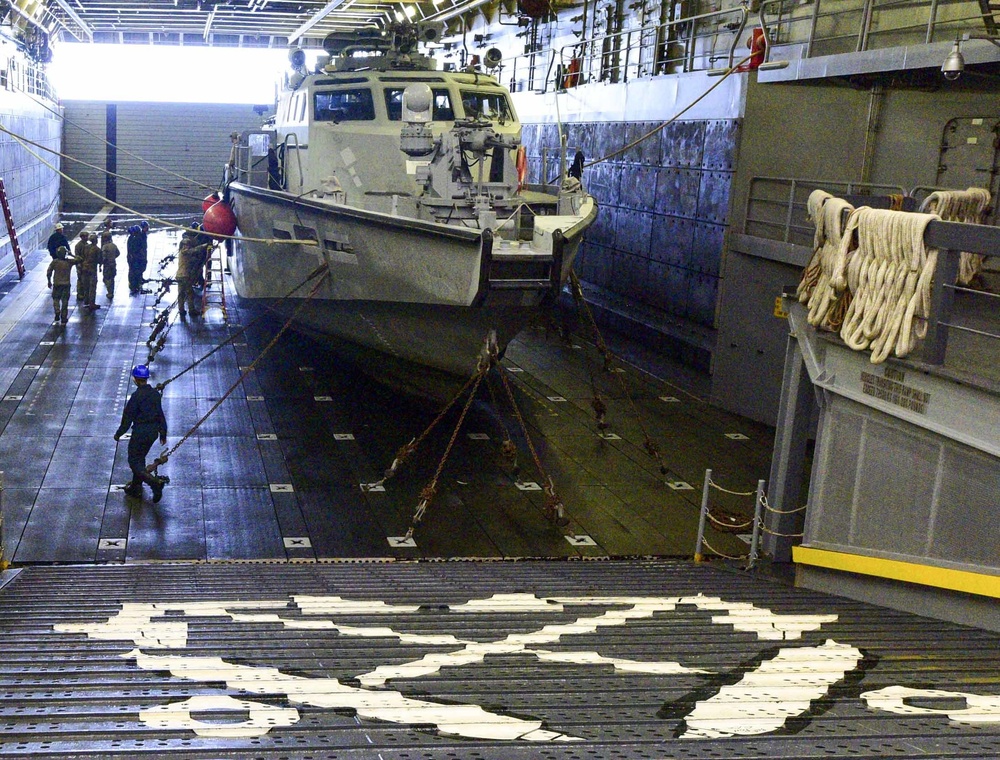 USS John P. Murtha (LPD 26) Patrol Boat Recovery