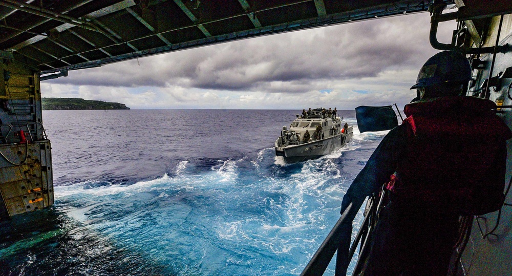 USS John P. Murtha (LPD 26) Patrol Boat Recovery
