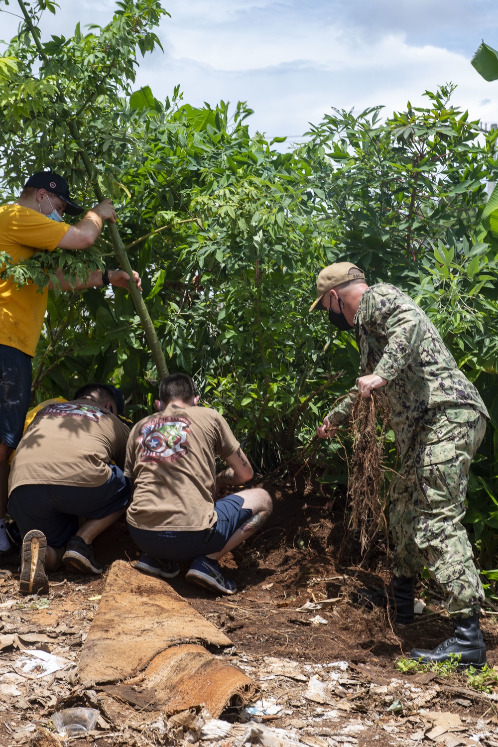 USS America and 31st MEU volunteer with Island Girl Power