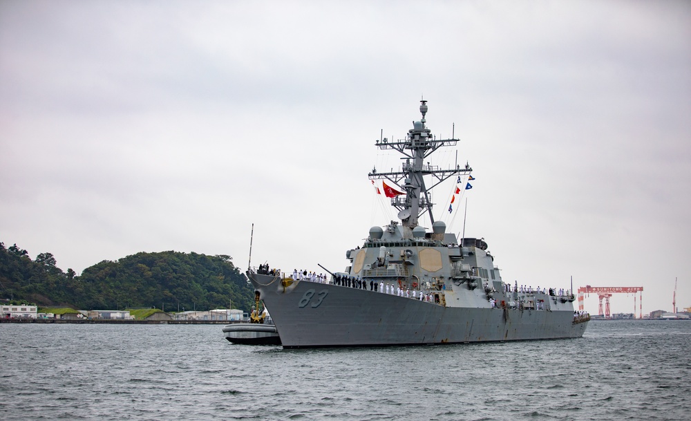 USS Howard arrives in Yokosuka, Japan