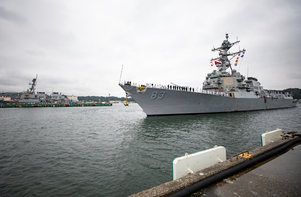 USS Howard arrives in Yokosuka, Japan