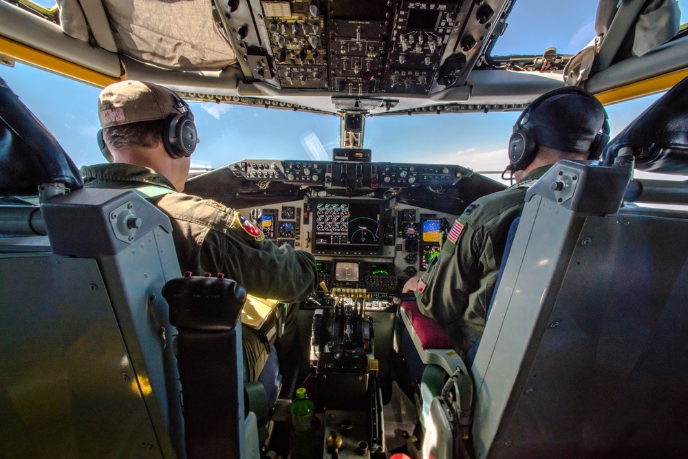 KC-135 Stratotanker Pilots