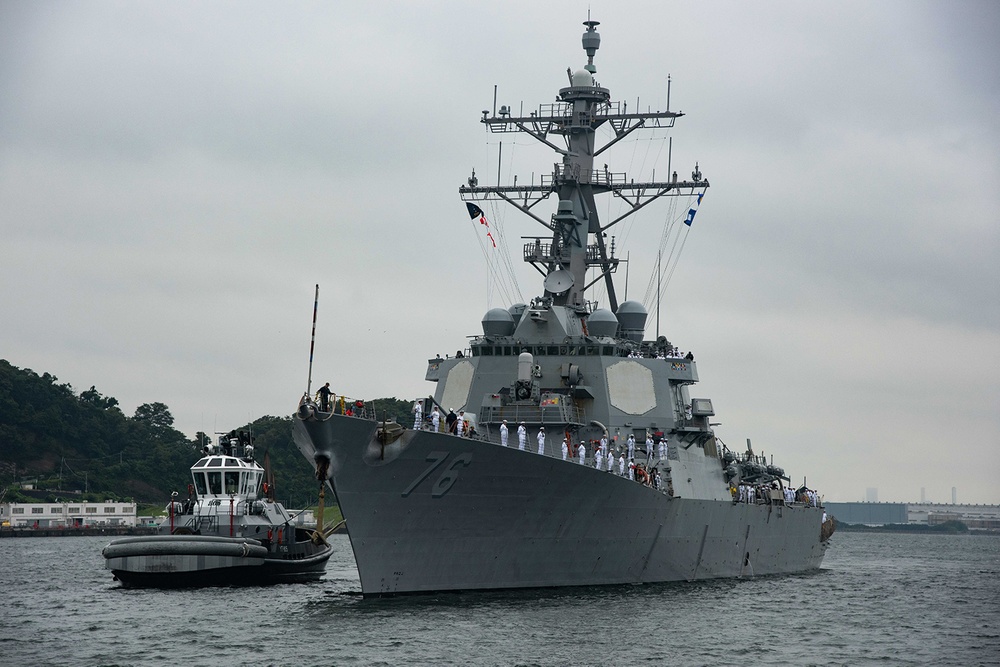 USS Higgins arrives at Yokosuka