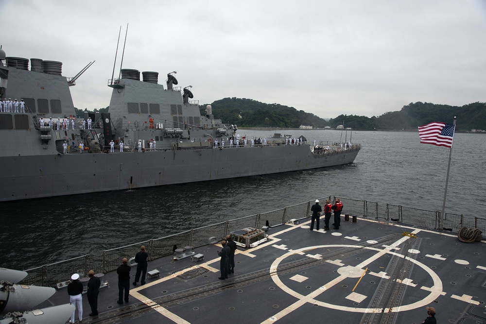 USS Higgins arrives at Yokosuka