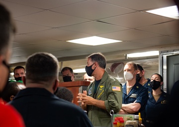 Indo-Pacific Commander Visits USS Carl Vinson (CVN 70)