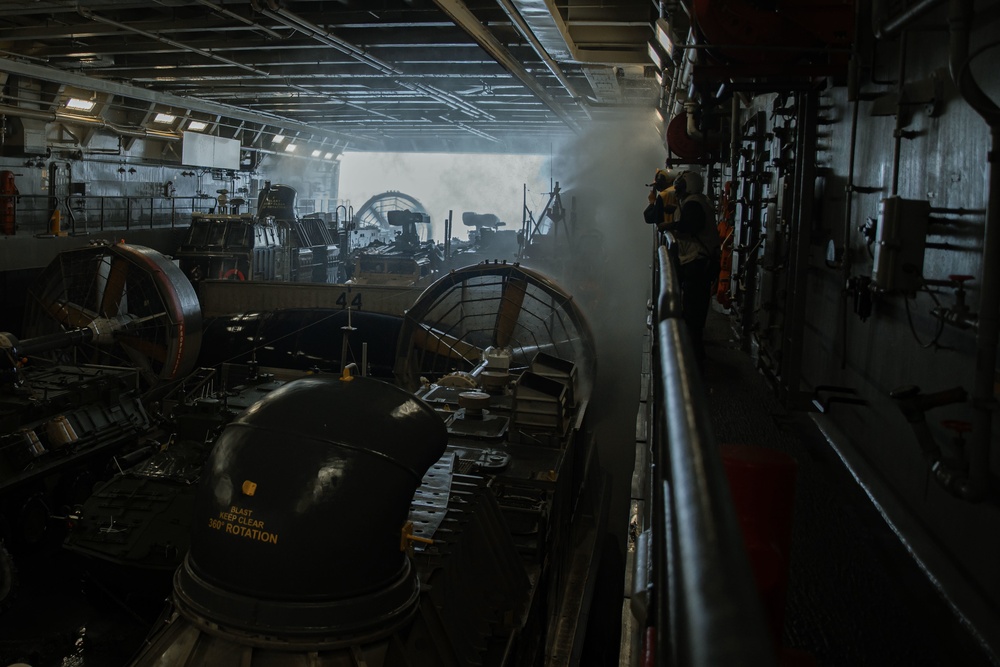 ACU 5 loads LCACs Aboard USS Portland