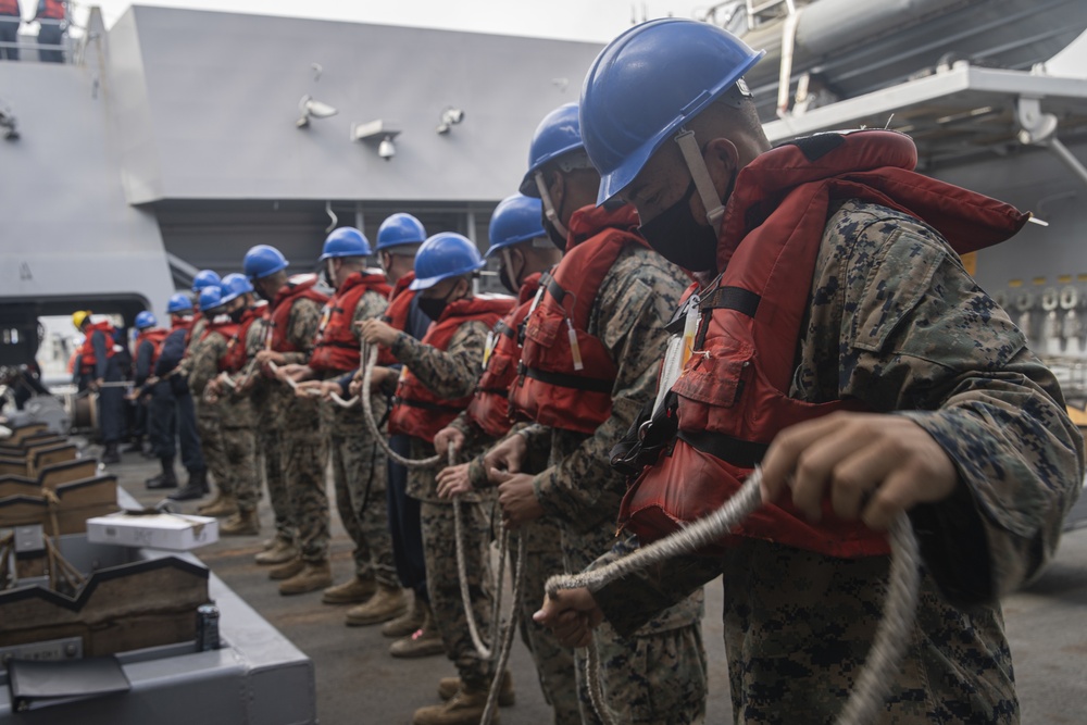 11th MEU and USS Portland Conduct RAS