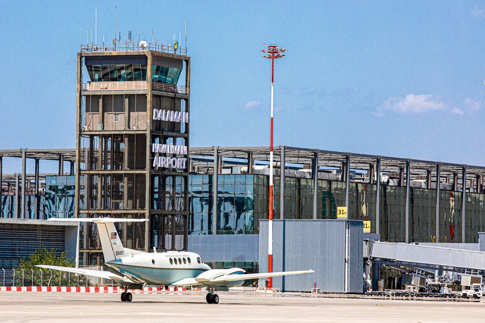 U.S. Ambassador to Turkey greets 12th CAB crew at Dalaman Airport