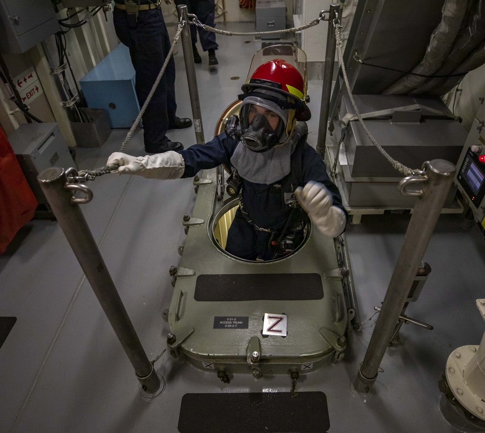 USS Billings Sailors Respond to a Simulated Flood During a Damage Control Drill