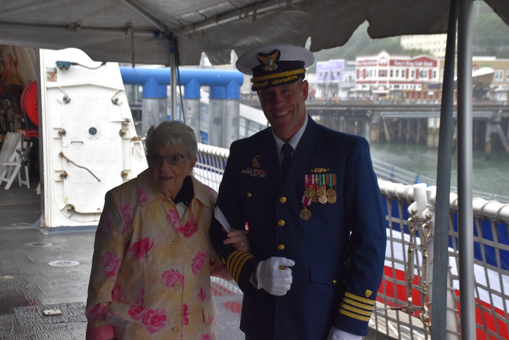 USCGC Midgett holds change of command ceremony