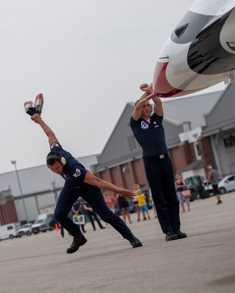 Thunderbirds roar over Michigan