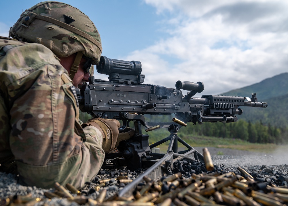 JBER paratroopers conduct M240B live fire training