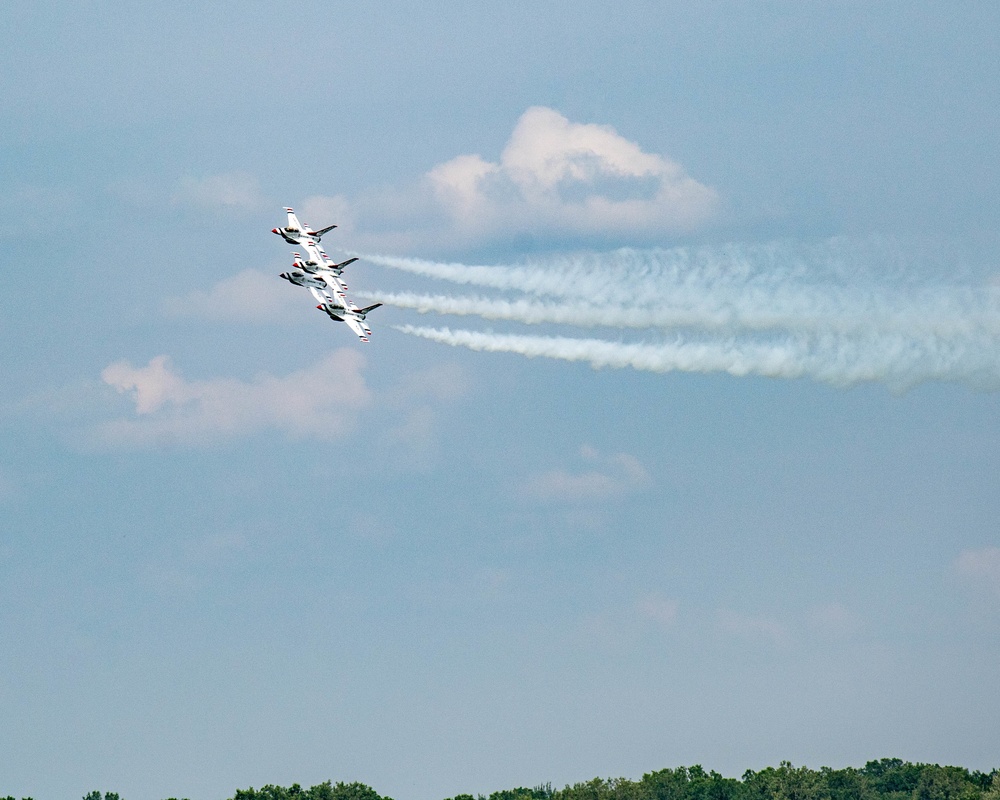 Thunderbirds Practice before Day One of Thunder over Michigan