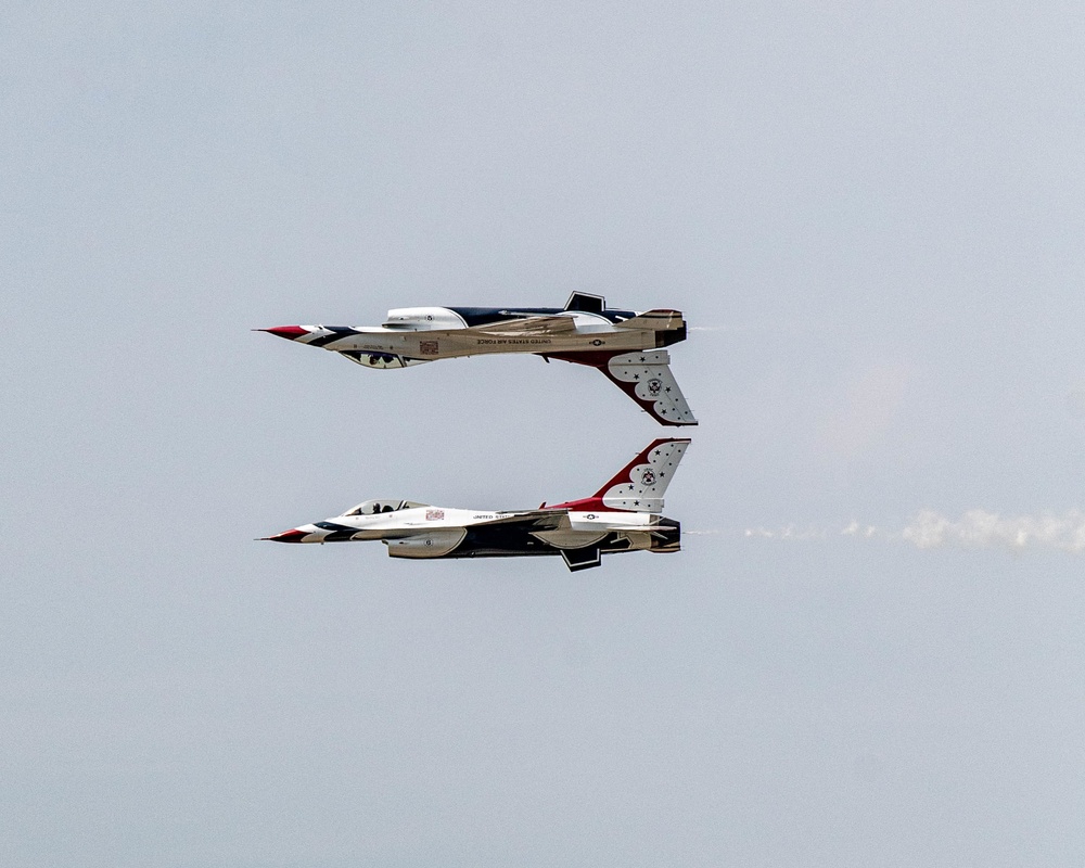 Thunderbirds Practice before Day One of Thunder over Michigan