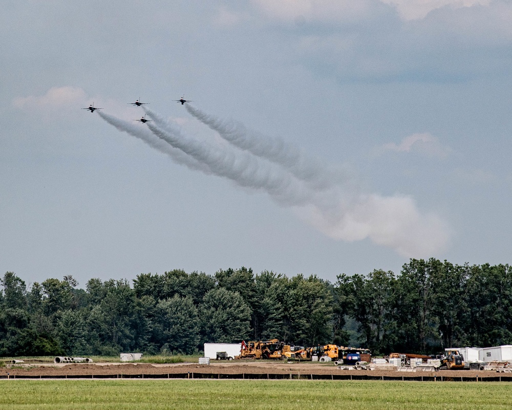 Thunderbirds Practice before Day One of Thunder over Michigan