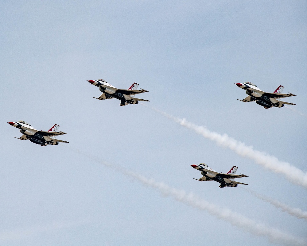 Thunderbirds Practice before Day One of Thunder over Michigan