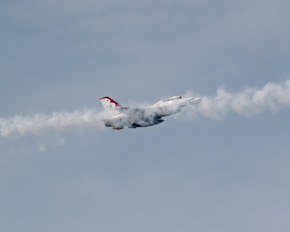 Thunderbirds Practice before Day One of Thunder over Michigan