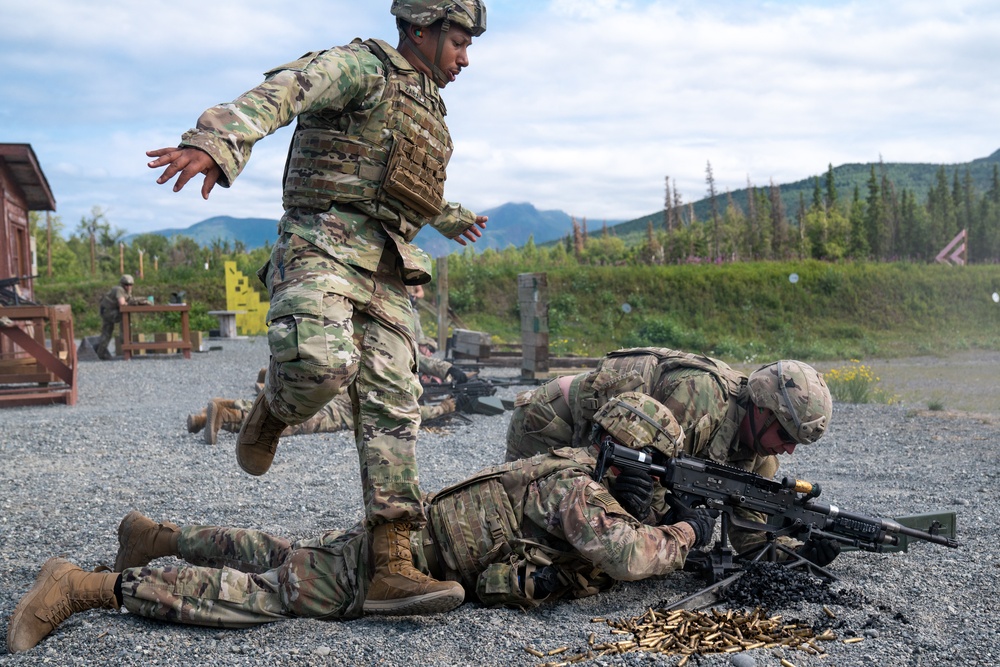 JBER paratroopers conduct M240B live fire training