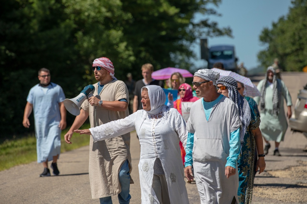 Hold the line: Soldiers train to de-escalate protest