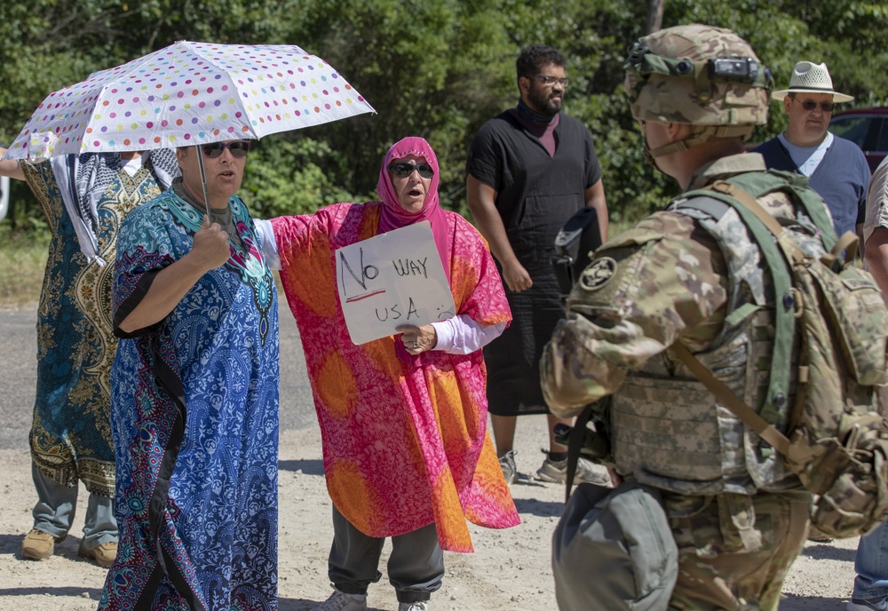 Hold the line: Soldiers train to de-escalate protest