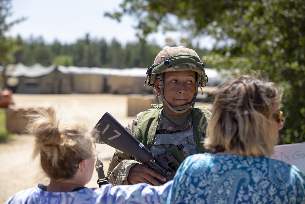 Hold the line: Soldiers train to de-escalate protest