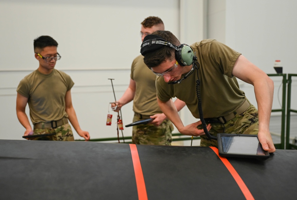 DVIDS - Images - Sharpening their skills; Soldiers and Airmen learn to ...