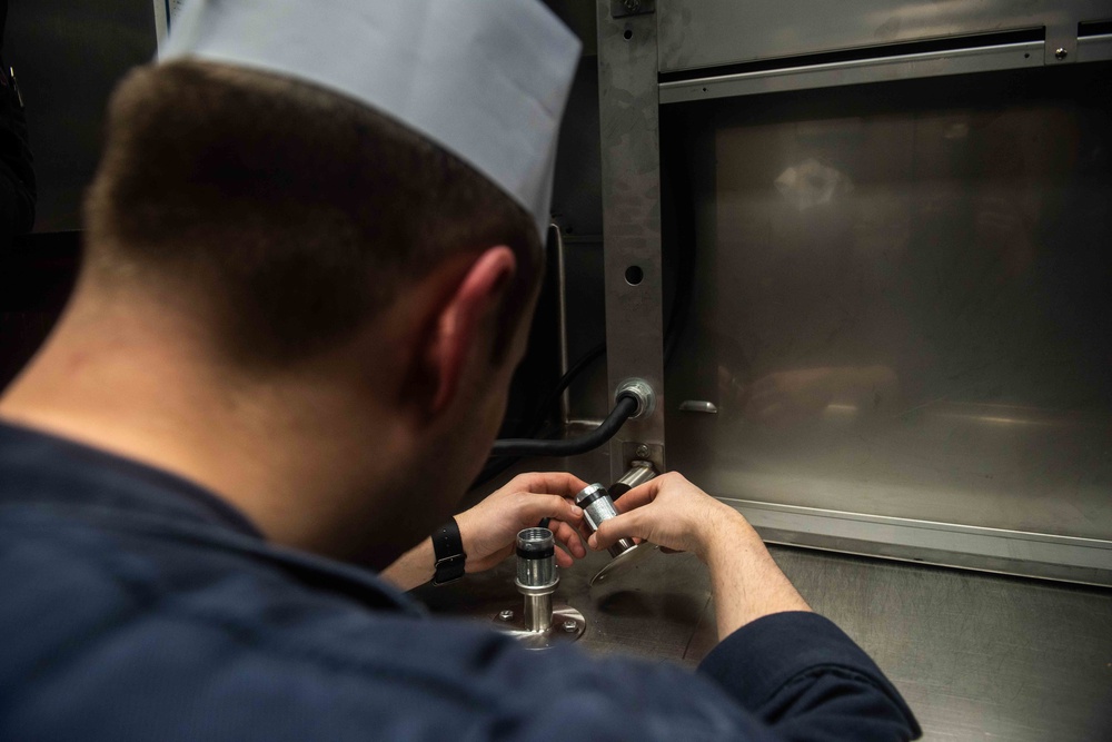 USS Ronald Reagan (CVN 76) Wardroom Maintenance