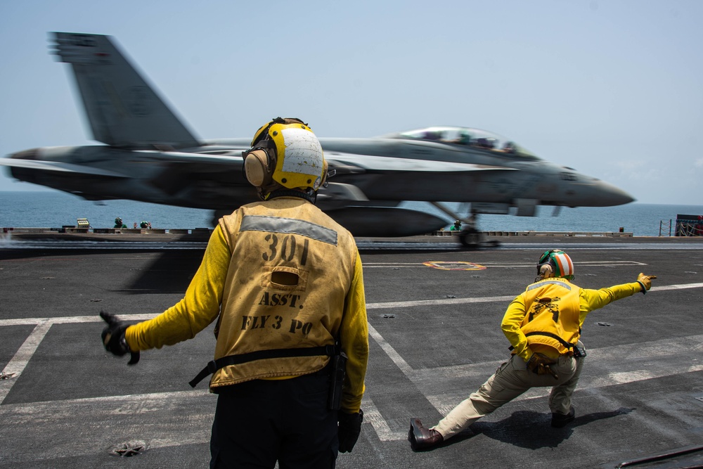 USS Ronald Reagan (CVN 76) Flight Operations