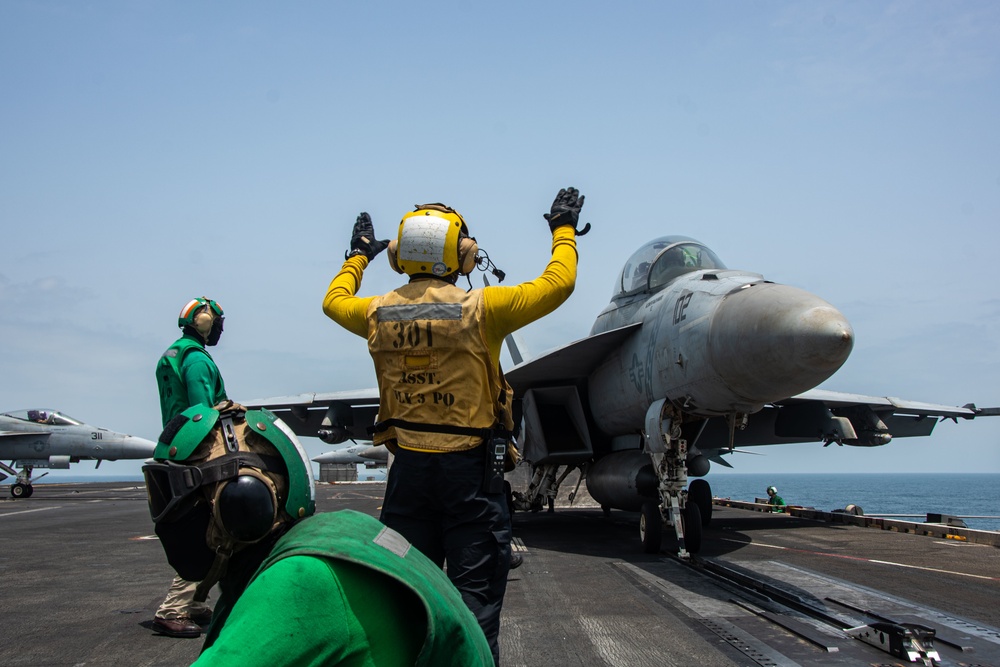 USS Ronald Reagan (CVN 76) Flight Operations