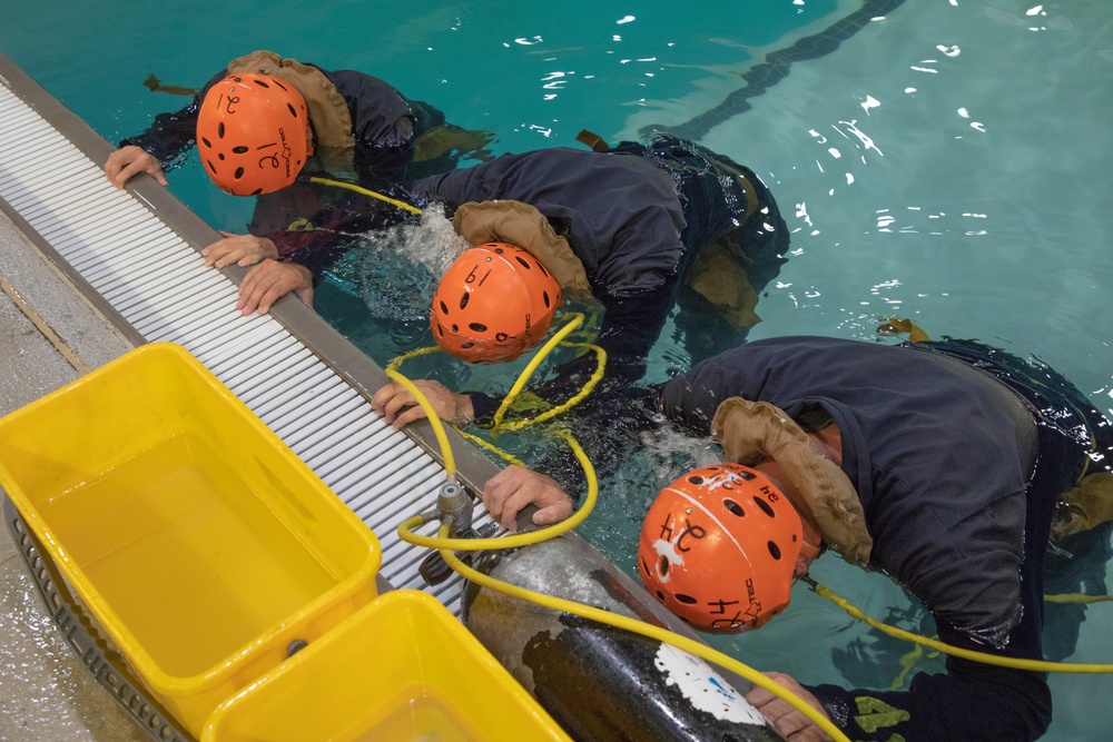 U.S. Marines conduct underwater egress training