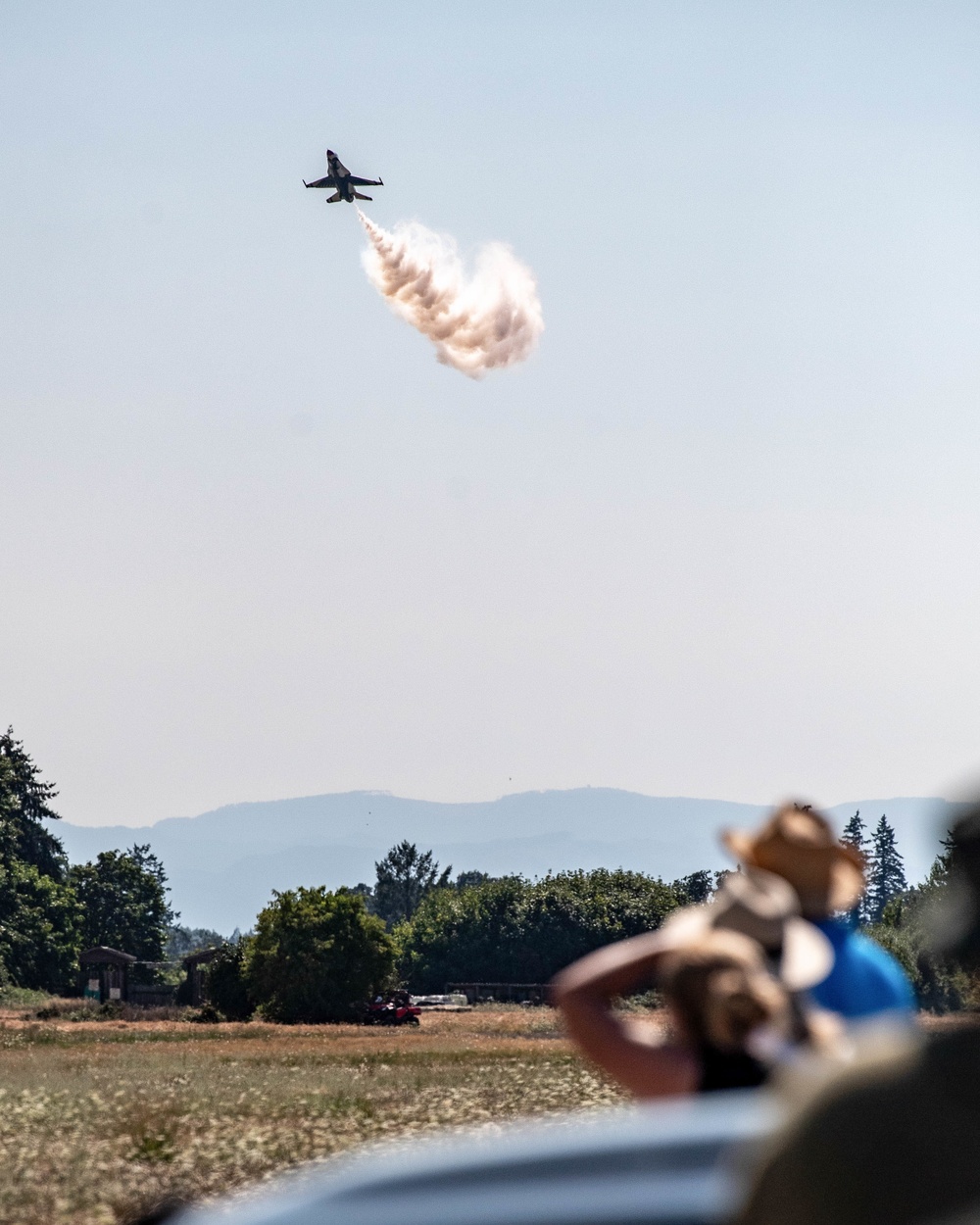 Thunderbirds Take to the Skies at the Oregon International Airshow