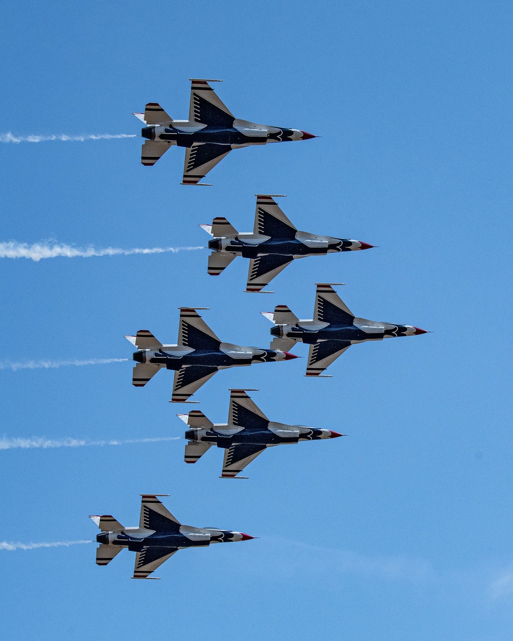 Thunderbirds Take to the Skies at the Oregon International Airshow