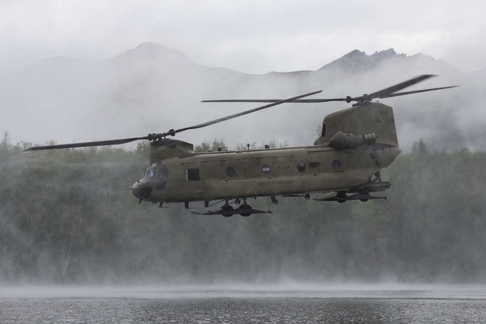 Army engineers and aviators conduct helocast training at JBER