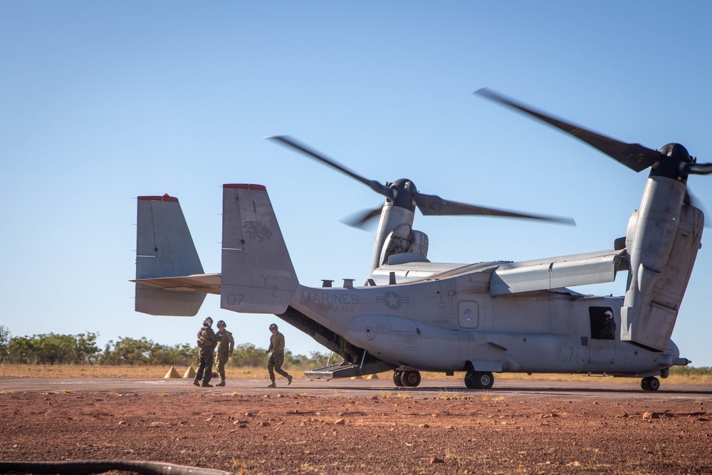 MRF-D and ADF host leaders of Forces Command