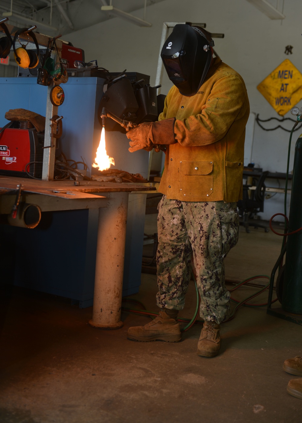 NMCB1 Conducts steelworker shop turnover in Guam