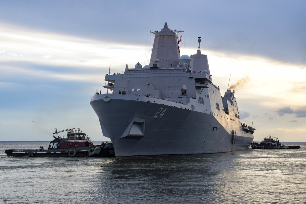 USS Arlington Departs for Haiti