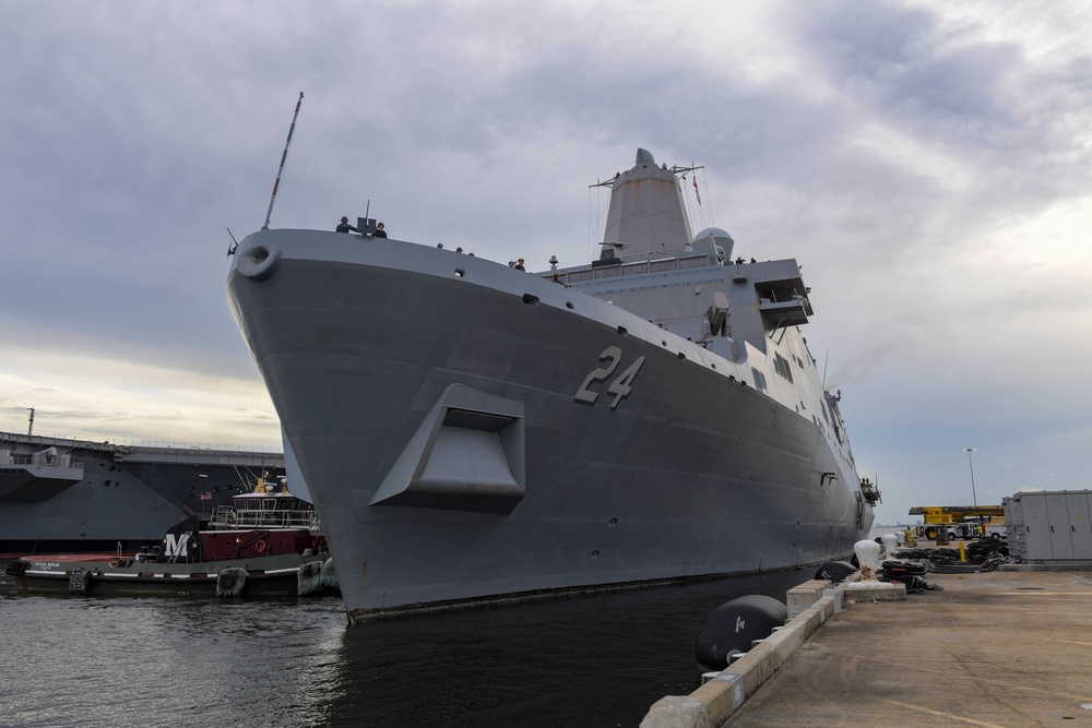 USS Arlington Departs for Haiti