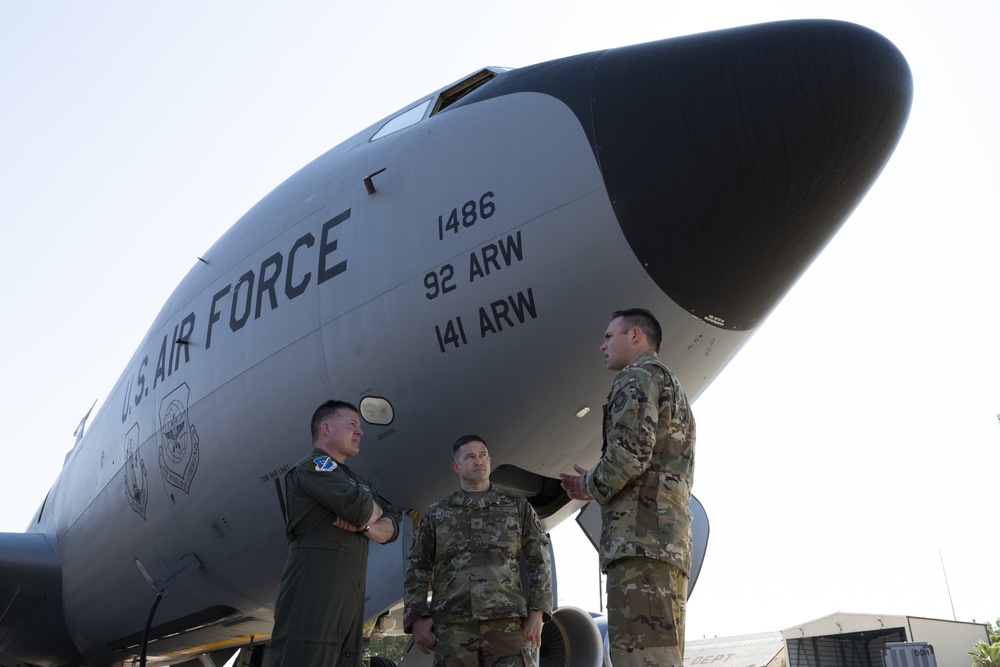 39th ABW command team visits 93rd EARS during immersion tour