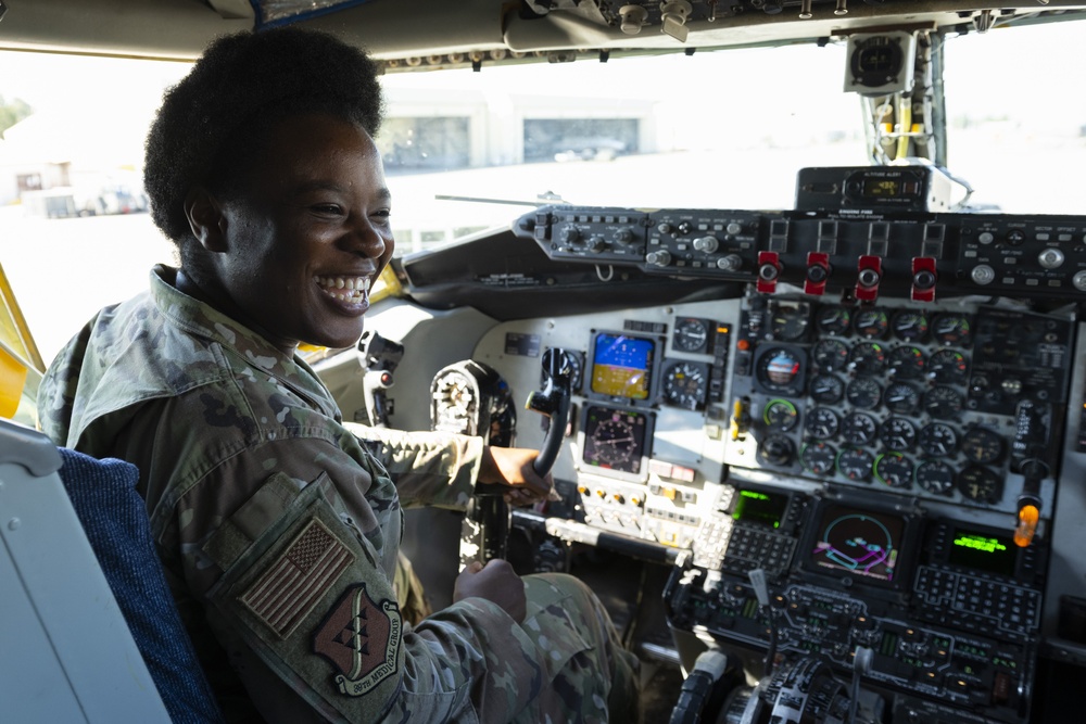 39th ABW command team visits 93rd EARS during immersion tour