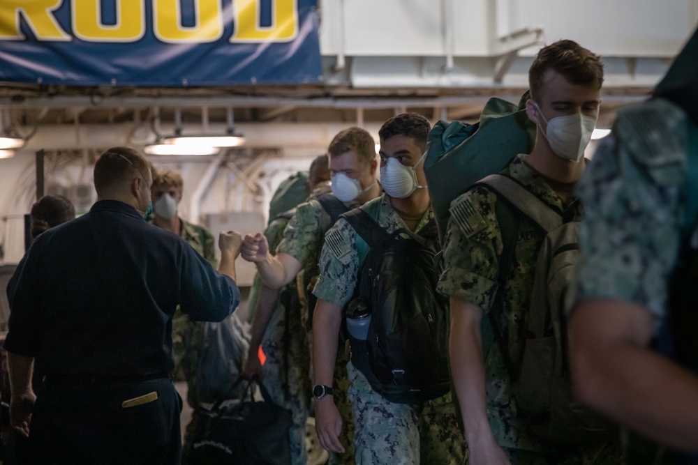 Mass Disembarkation on USS Kearsarge