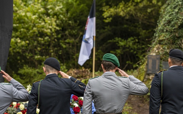 US and Germany commemorate a U.S. Army helicopter crash that killed 37 soldiers 50 years ago