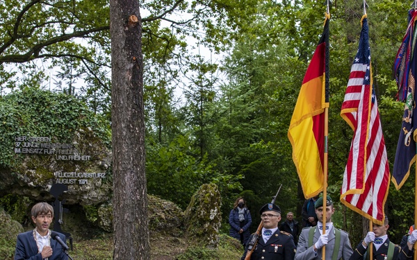 US and Germany commemorate a U.S. Army helicopter crash that killed 37 soldiers 50 years ago