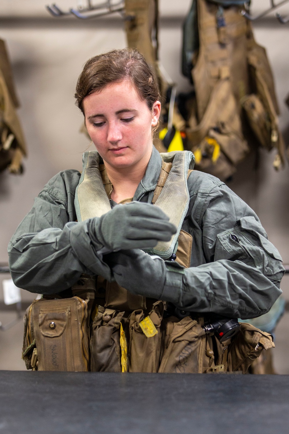 Midshipmen fly with HMLA-267 Marines