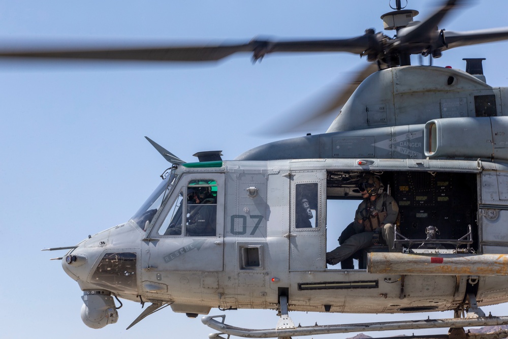 Midshipmen fly with HMLA-267 Marines