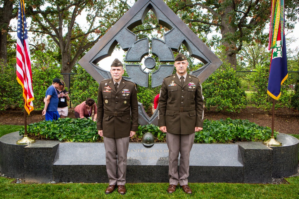 4th Infantry Division Association Hosts Annual Reunion in Arlington